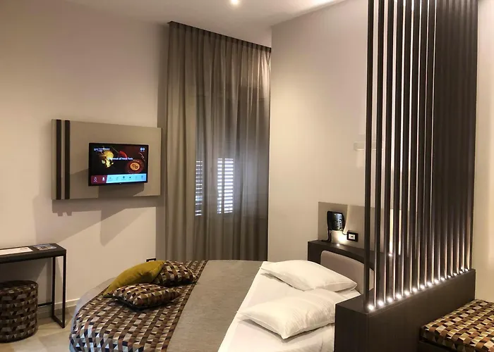 Hotel Tonic