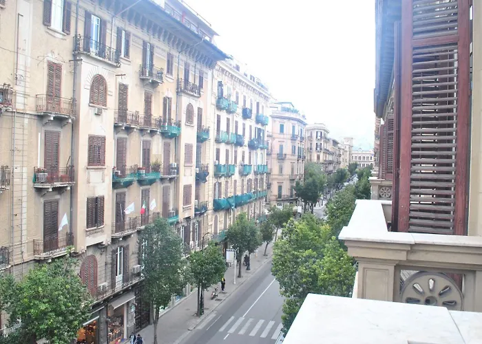 Sunrise Hostel & Rooms