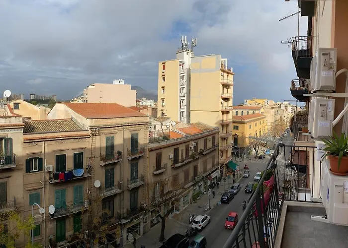 Palermo City Room, Italia