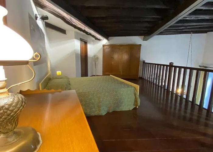 Casa Monviso Le fuoriserie Palermo, Italia