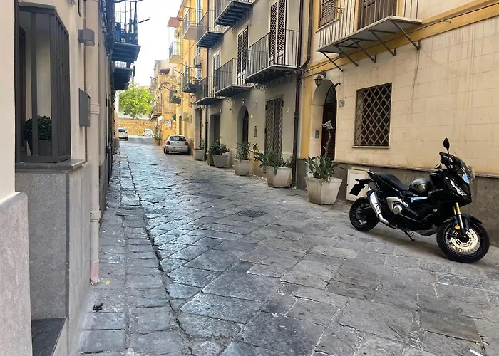 Villa A casa di ilary Palermo, Italia