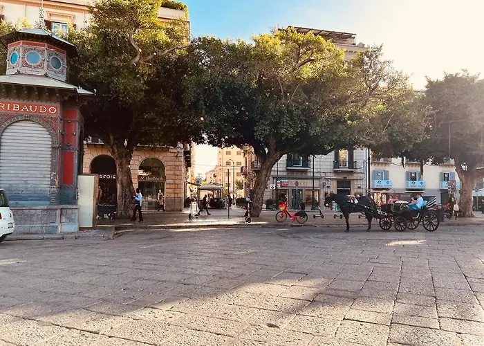 38,Velasquez Palermo, Italia