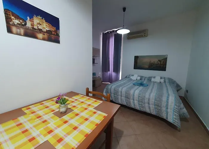 Apartamento Al Cortile Di Maqueda Palermo, Italia