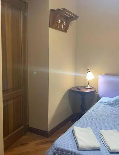 Laura Affitta Camere Baronessina Palermo, Italia