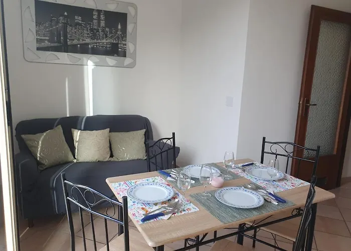 Ai Cantieri Palermo, Italia