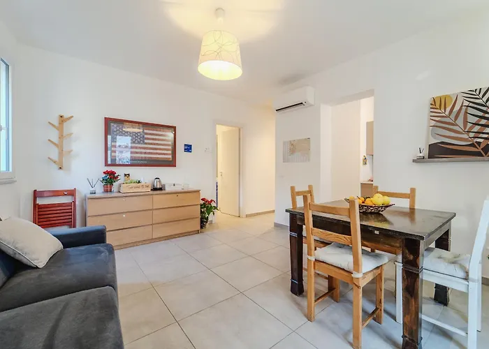 Tarzana 11 Apartment - Cala Di Palermo, Italien