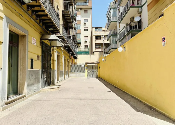 Palermo Central, Włochy