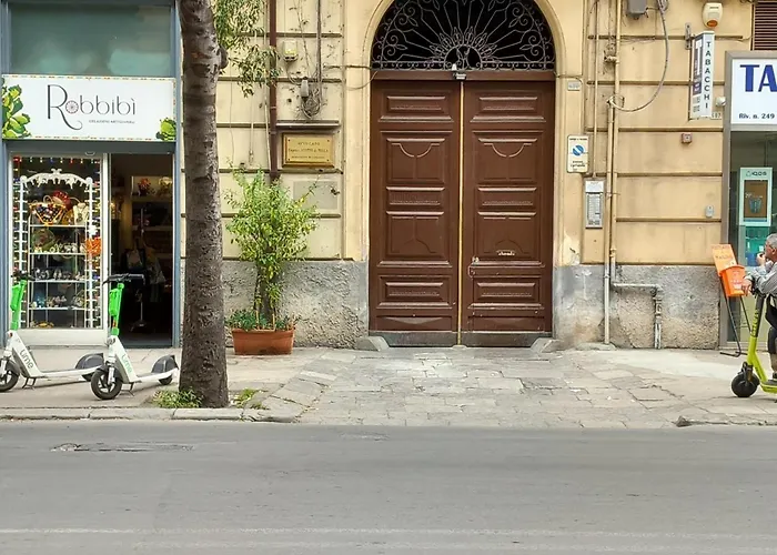 Duba Holiday House Palermo, Italien
