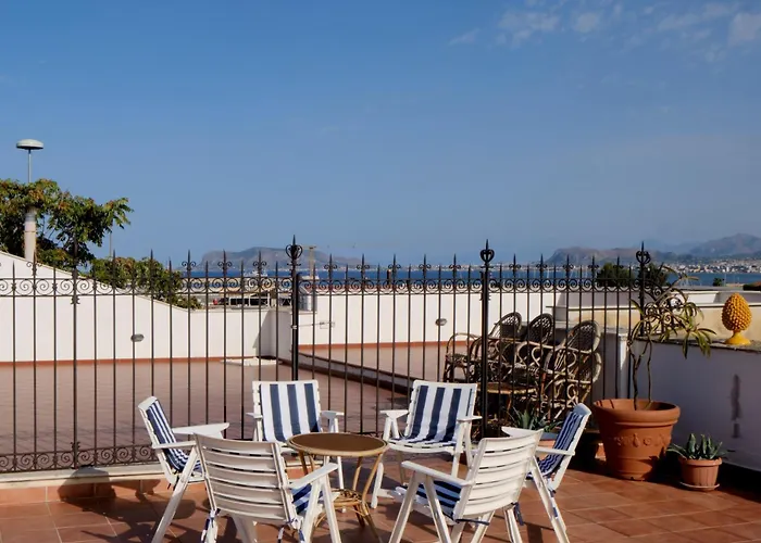 Ferienwohnung Attico Con Terrazza Sul Porto Palermo, Italien