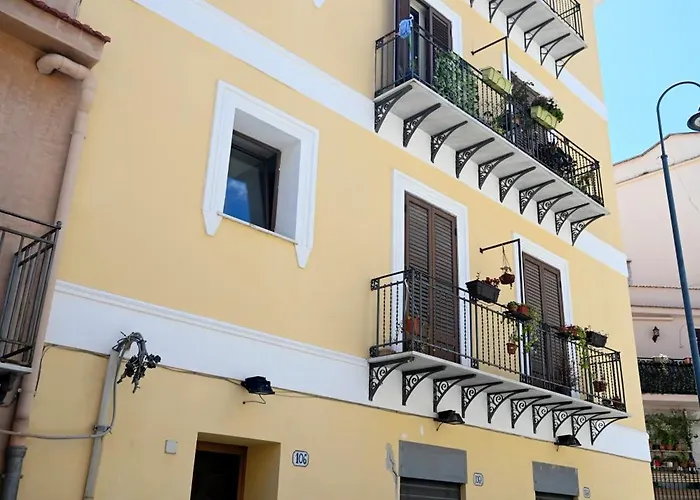 Politeama Theater Apartments Palermo, Włochy