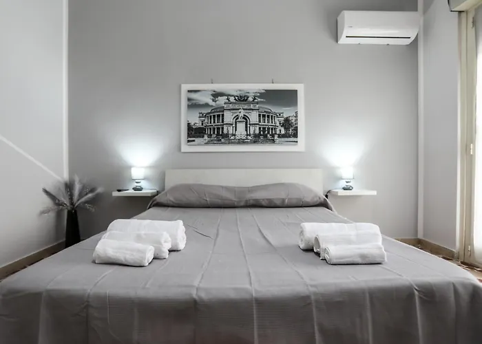 Medea Suite Panoramic Palermo, Italia