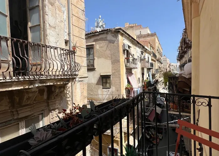 Greta'S Apartment Discesa Delle Capre Palermo, Italia