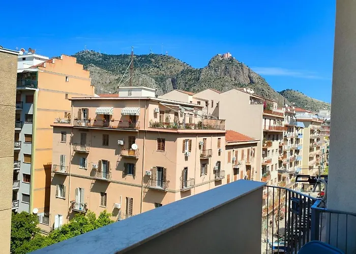 utveggio view apartment Palermo, Italia