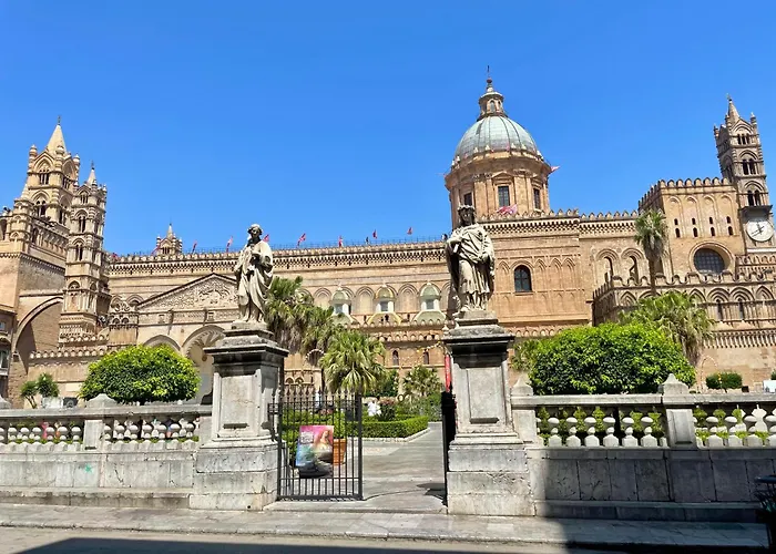 Al Duomo apartment in Palermo, Italia