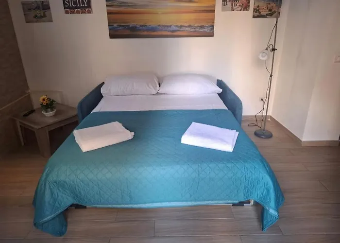 Sunflower Apartment Palermo, Italia