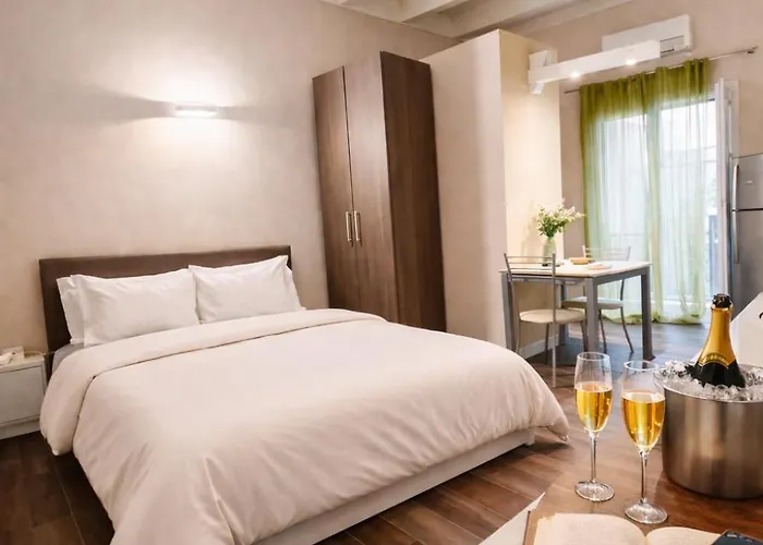 Palermo Inn Studios, Italia