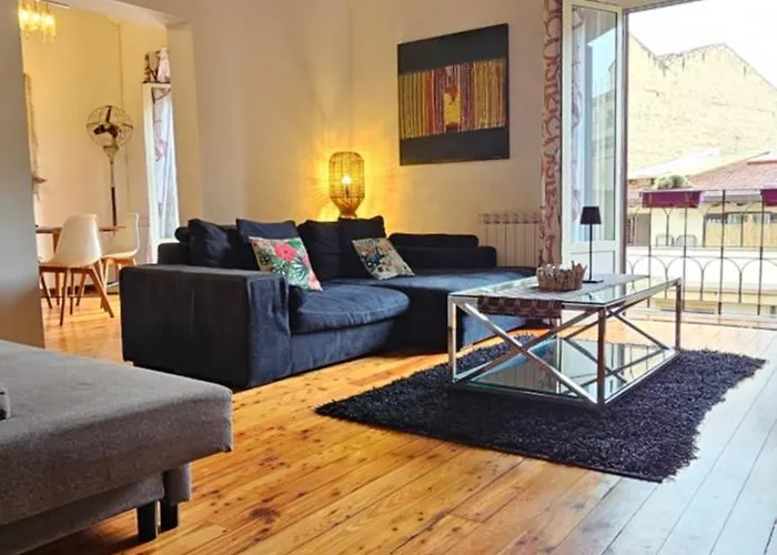 Large Terrace Apartment Near Politeama Palermo, Italien