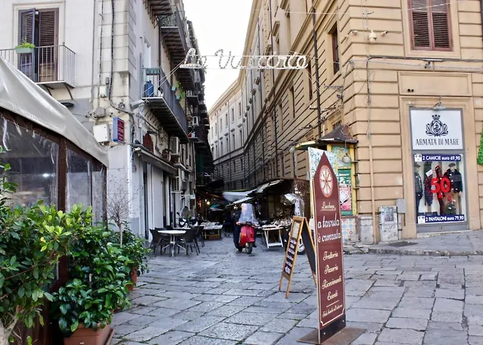 VUCCIRIA 57 locazione turistica nel cuore pulsante della movida! Palermo, Italia